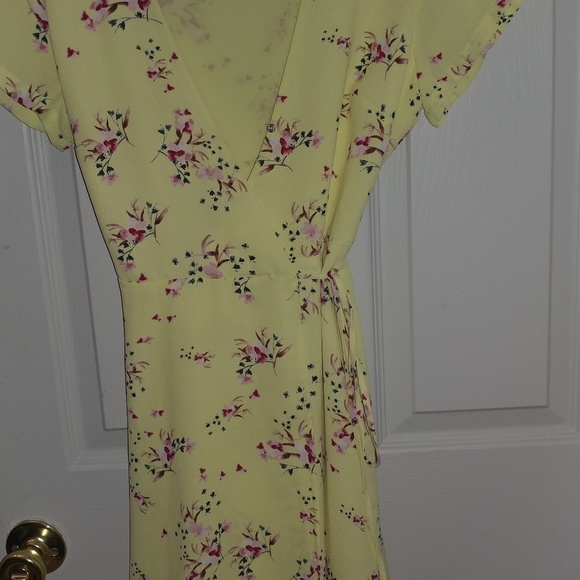Lush xs wrap dress - Picture 2 of 2